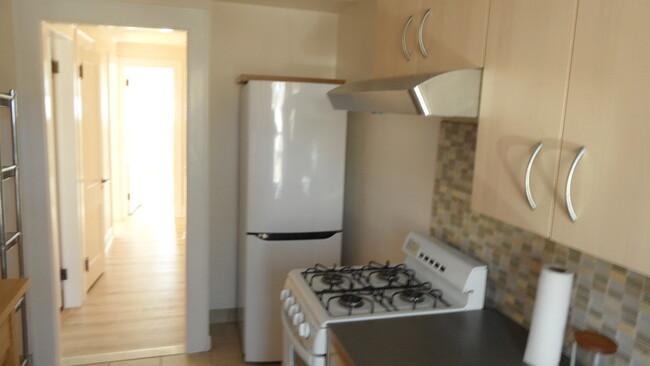 Kitchen 2 - 67110 Clyde St