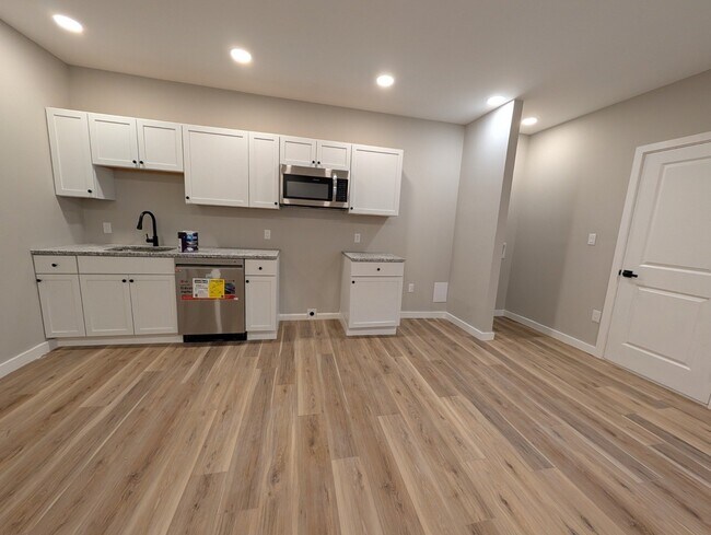 Foto del edificio - 4250 Lancaster Ave
