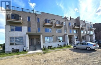 Building Photo - 206 Mishi Private