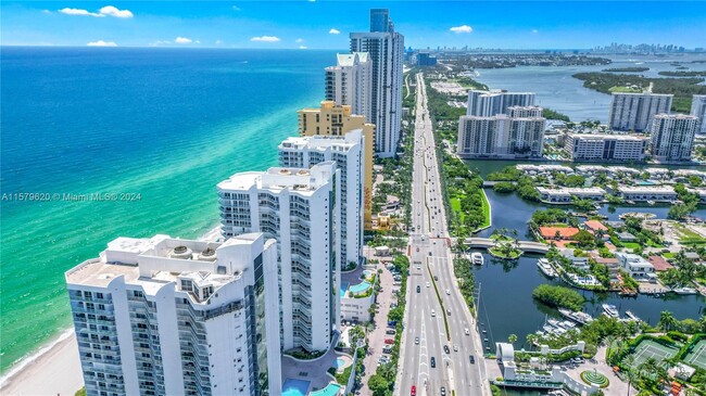 Foto del edificio - 16699 Collins Ave