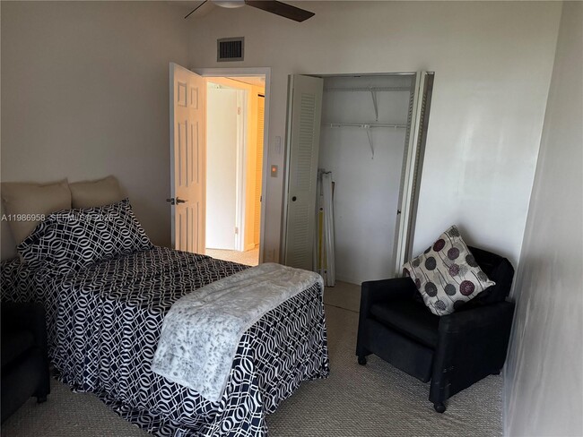 Foto del edificio - 10419 E Clairmont Cir