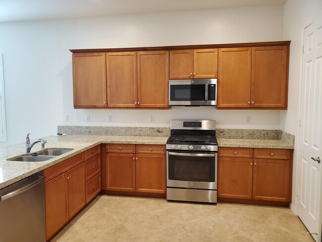 Building Photo - 85636 Treviso Dr