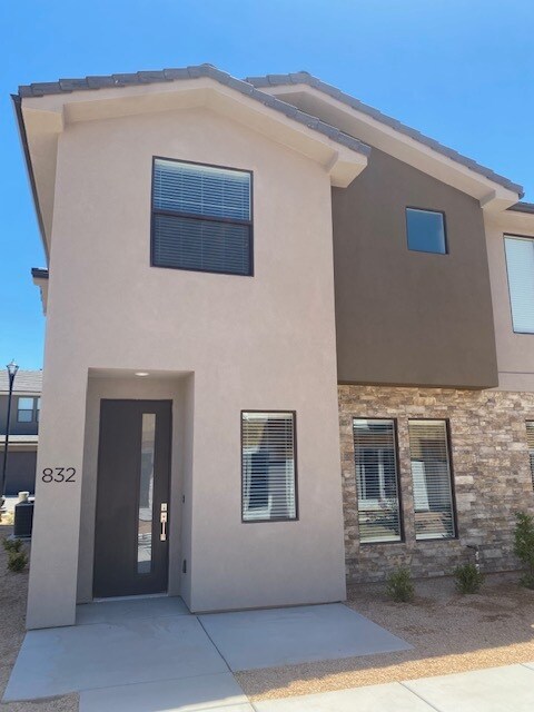 Building Photo - 832 Black Alder Dr