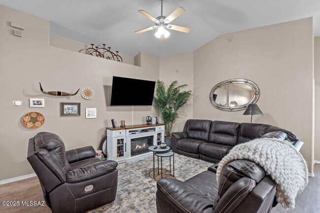 Foto del edificio - 7659 N Hemingway Pl