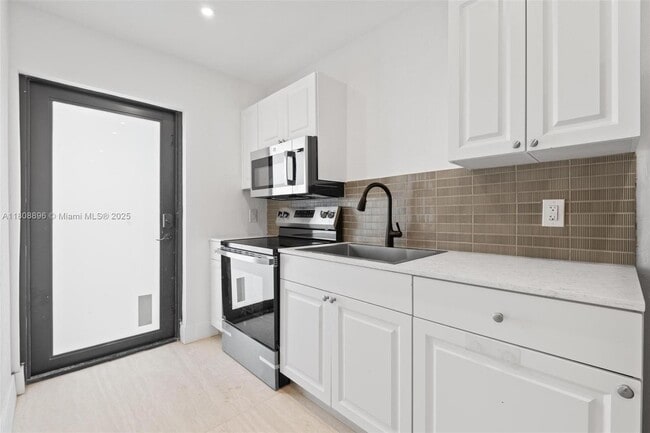 Foto del edificio - 2442 SW 3rd St