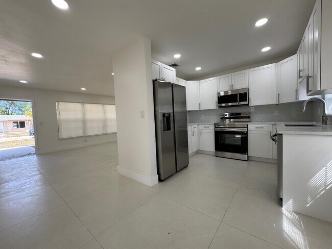 Foto del edificio - 6610 Greene St