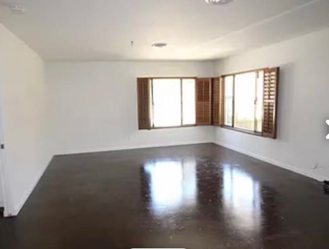 Building Photo - 1480 Palm Tree Dr