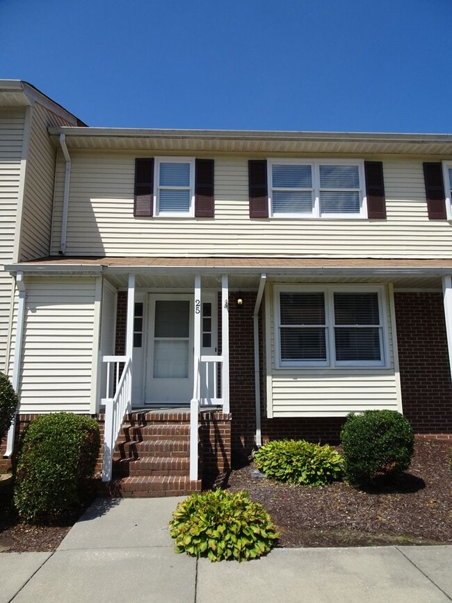 Building Photo - 25 Bromley Dr