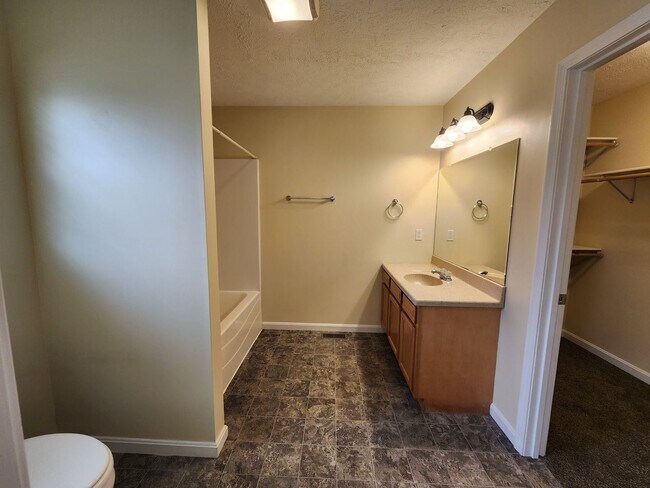 Building Photo - 5 br, 2 bath House - 7920 Audrey Ave.