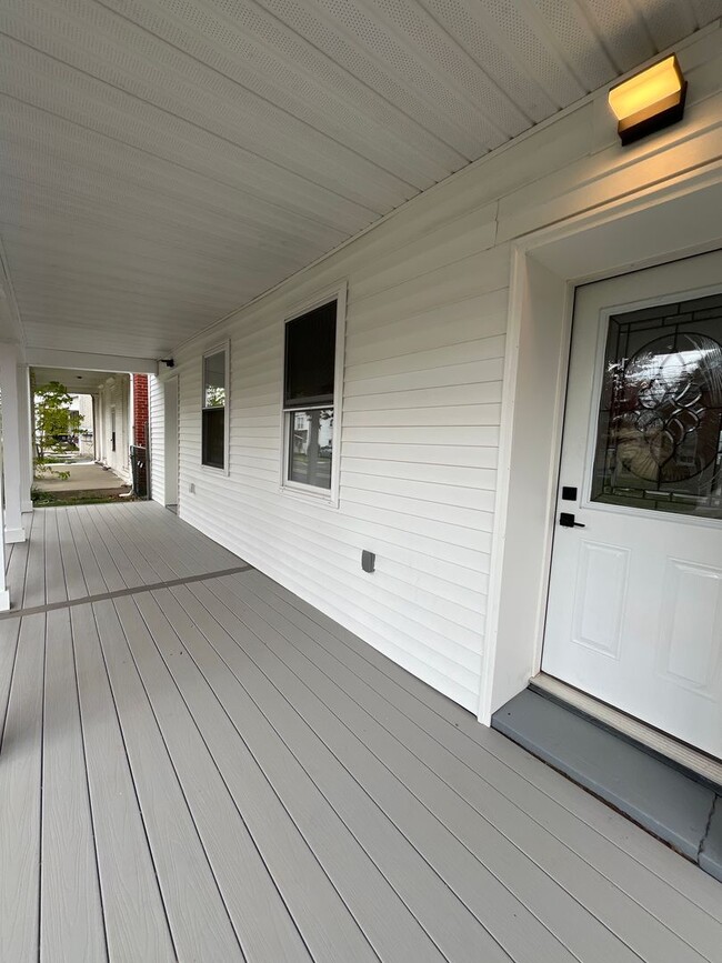 Foto del edificio - A real stunner! The full renovation is the first thing you'll notice..