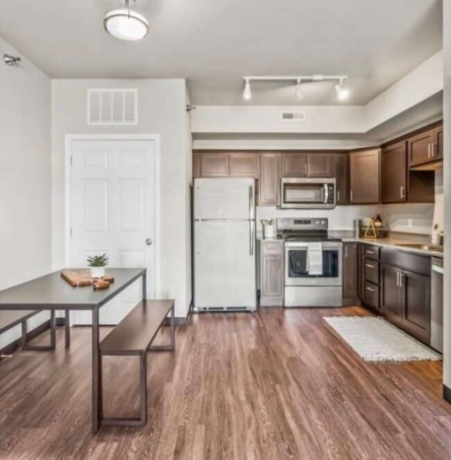 Building Photo - Meadowbrook Apartments