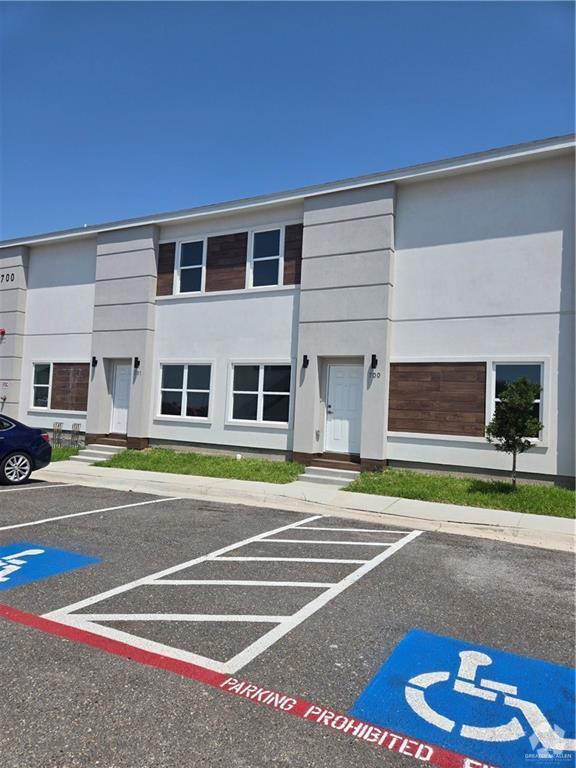 Building Photo - 901 E Yuma Ave