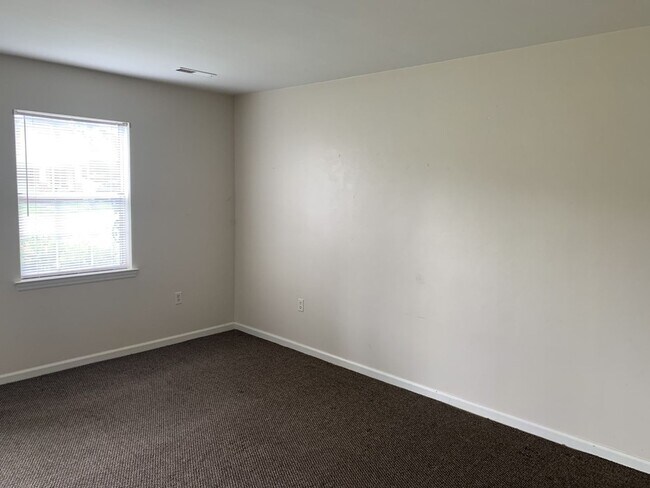 Building Photo - Kenwood,SE,2024-2026