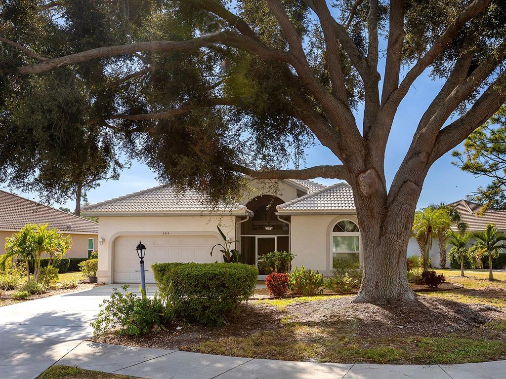 Foto principal - 2319 Falcon Trace Ln