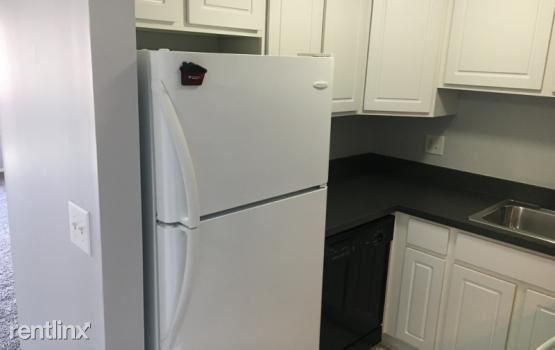 Building Photo - 2 br, 1 bath Condo - 7633 Manor Cir Apt 202