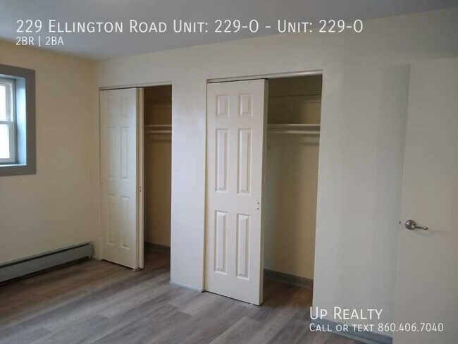 Foto del edificio - 229 Ellington Rd
