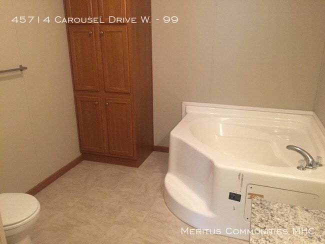 Building Photo - 45714 Carousel Dr W