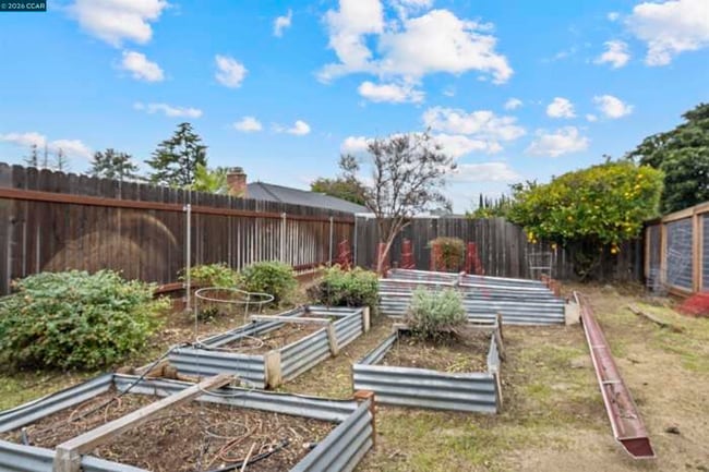 Foto del edificio - 5607 Lassen Ct