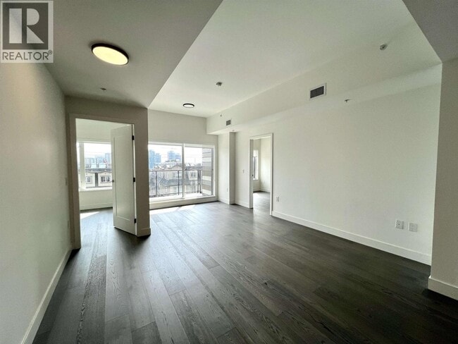Building Photo - 477-477 W 59th Ave