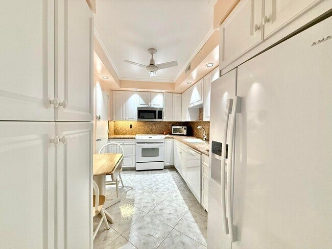 Foto del edificio - 4250 Galt Ocean Dr