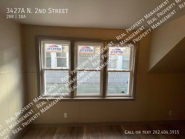 Building Photo - Remodeled 2 bedroom upper Duplex!!!