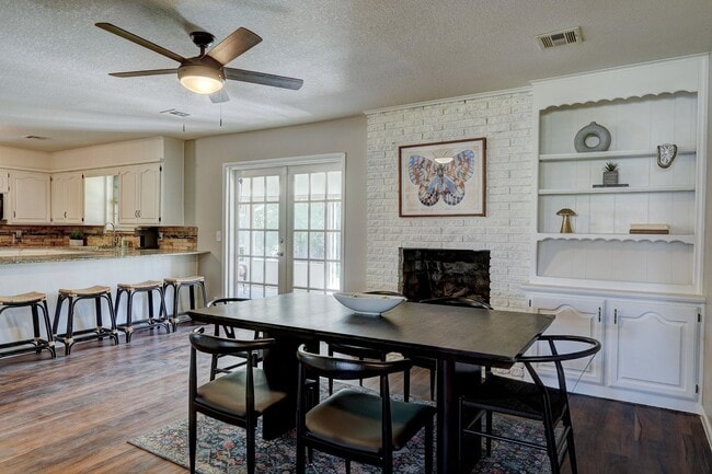 Building Photo - Turnkey Gem: Fully Furnished 5-Bedroom Home with Spacious Layout and Corner Lot!