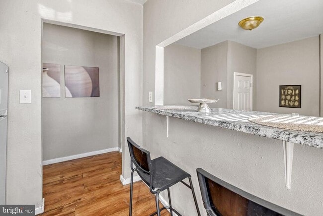 Building Photo - 400 N Rose St