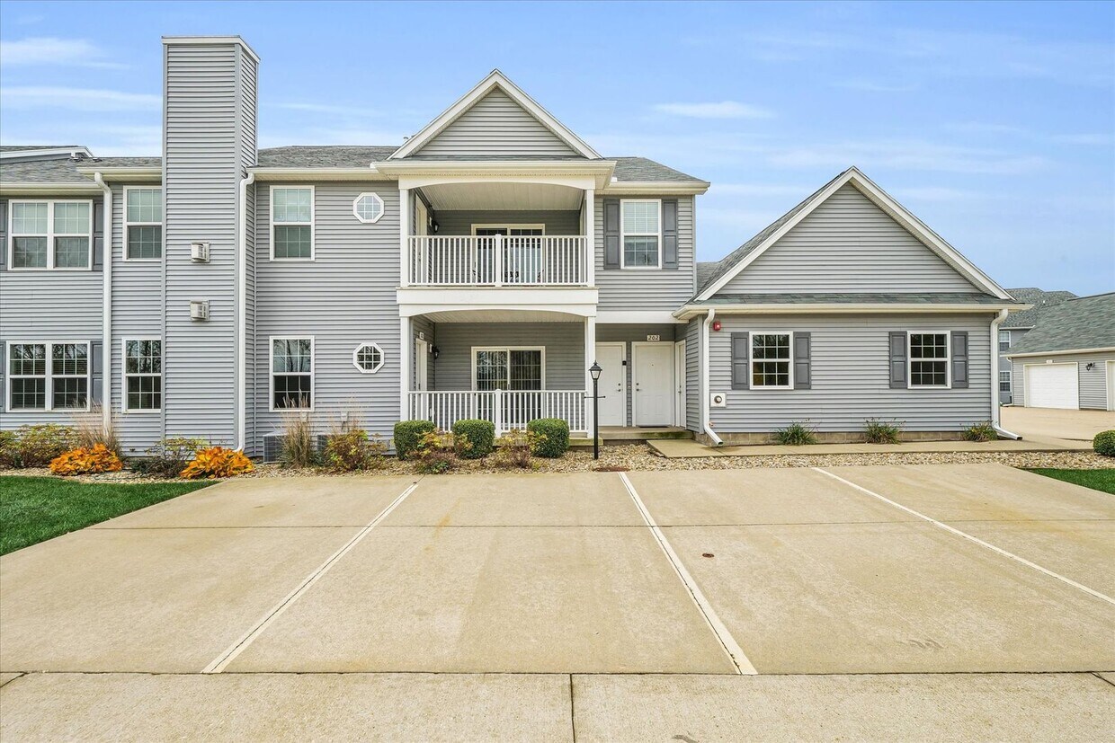 Primary Photo - NEW LISTING!! 2 bedroom, 2 bathroom Condom...