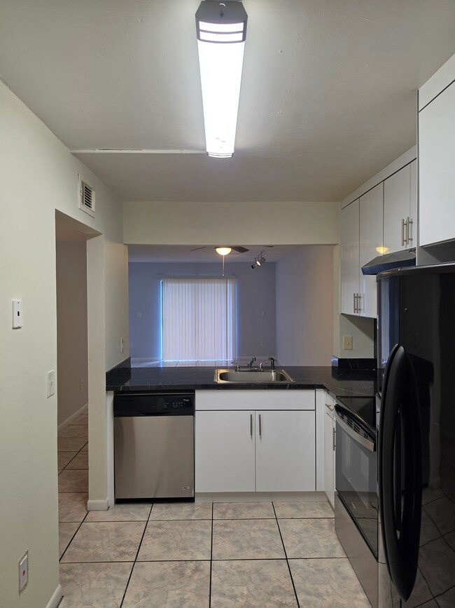 Counter top - 20805 NE 8th Ct