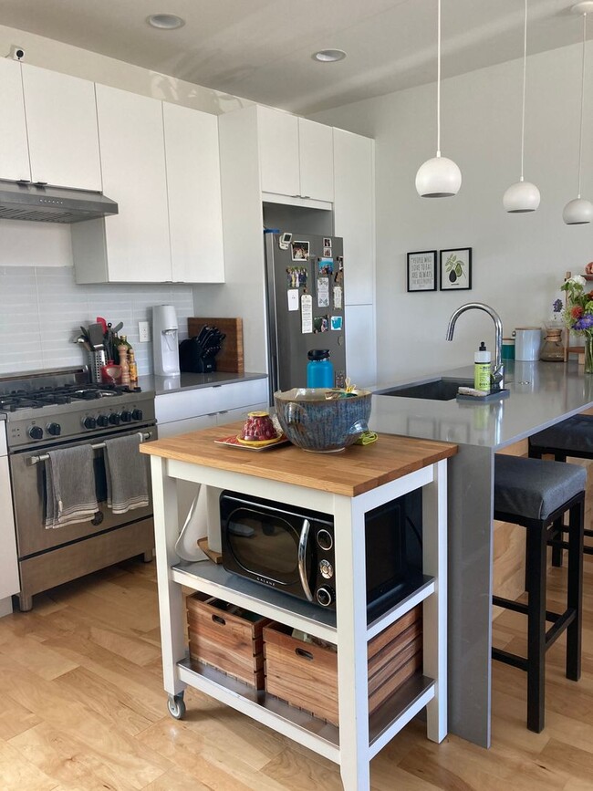 Foto del edificio - Ballard Townhome