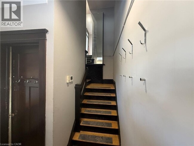 Building Photo - 288 Frederick St