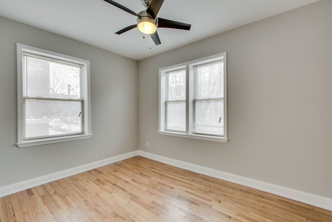 Building Photo - 842 E 53rd St