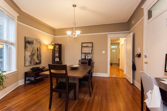 Foto del edificio - 3811 N Wilton Ave