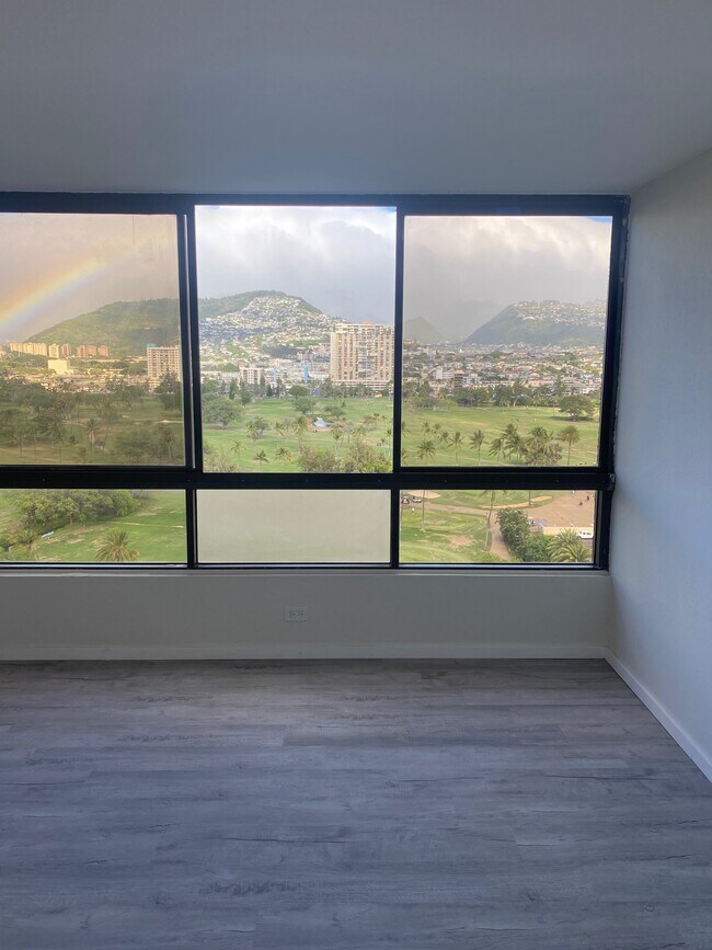 Foto del edificio - 320 Liliuokalani Ave