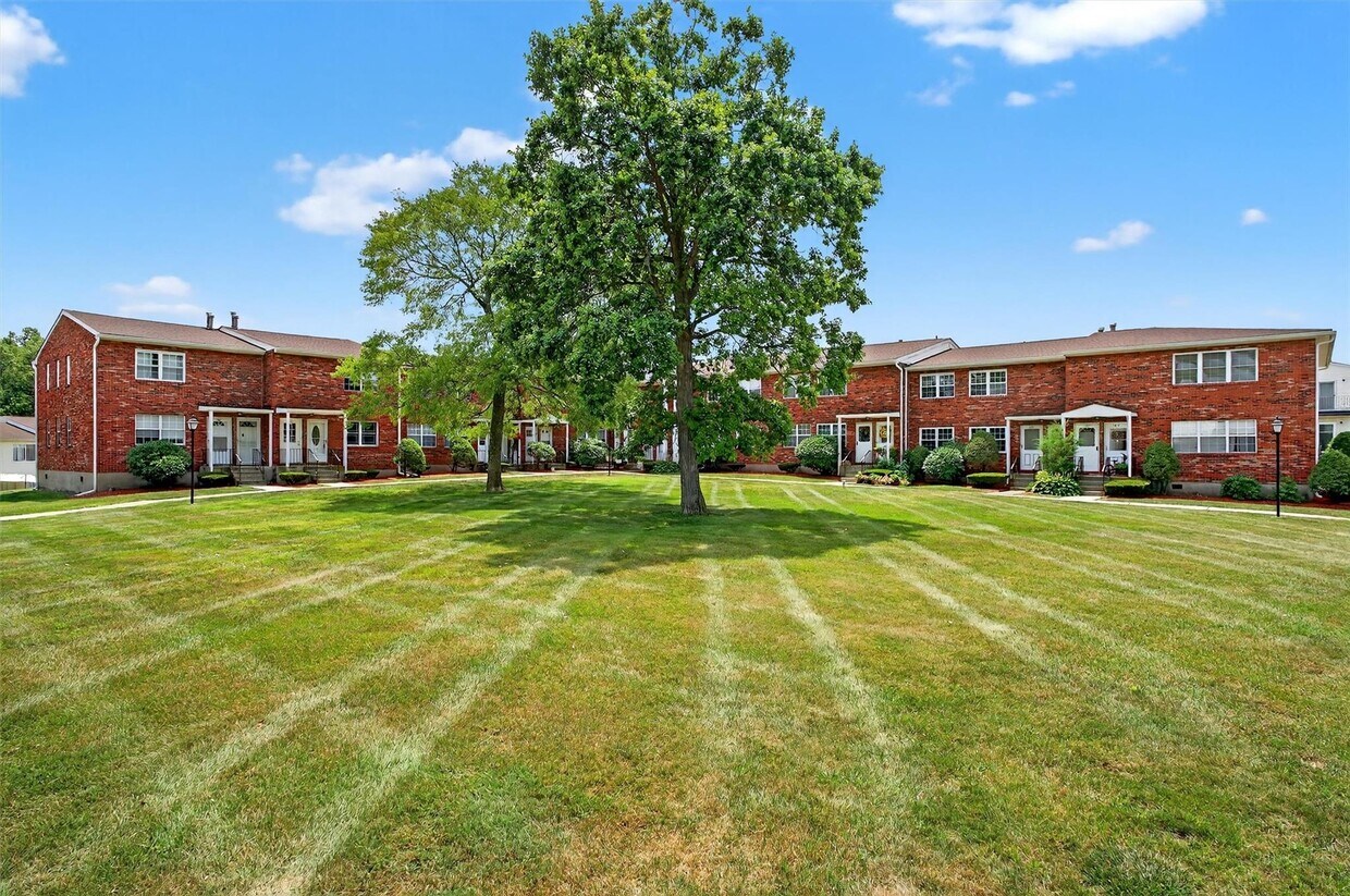 Primary Photo - 276 Temple Hill Rd
