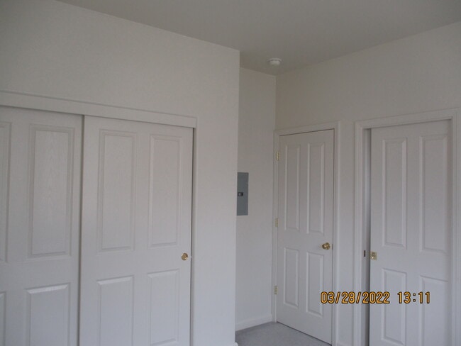 Building Photo - 1751 Pinewood Dr