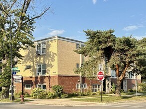 Building Photo - 2754 W North Shore Ave
