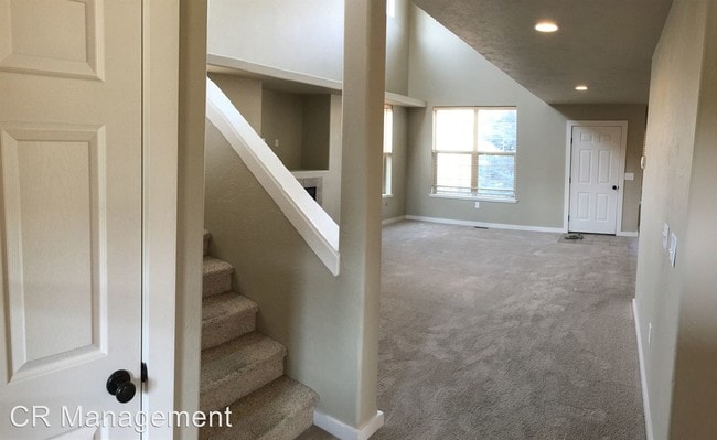Building Photo - 3 br, 2.5 bath House - 636 Matheson Way