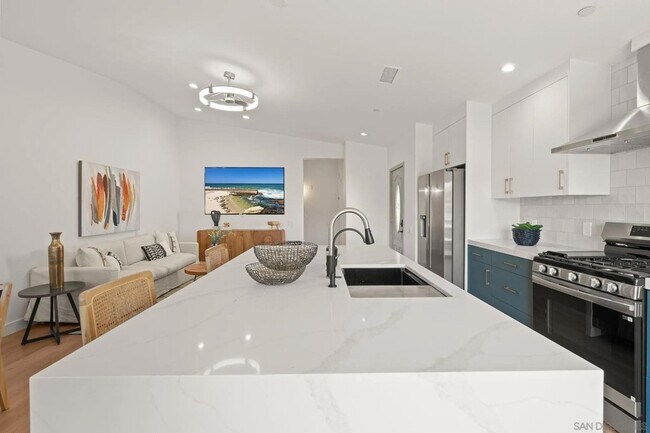 Foto del edificio - 2483 Oxford Ave