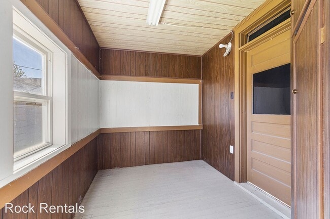 Building Photo - 3 br, 1 bath House - 417 W 11th Ave