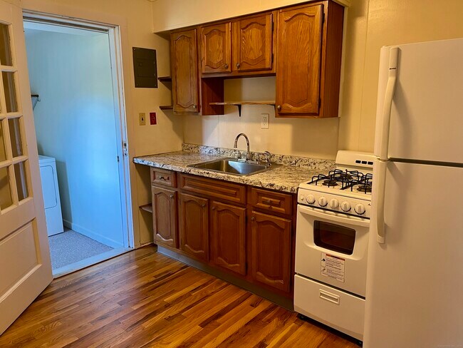 Foto del edificio - 55 Greenlawn Dr