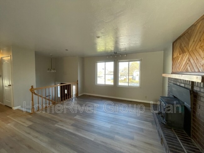 Building Photo - 4430 S Orleans Wy