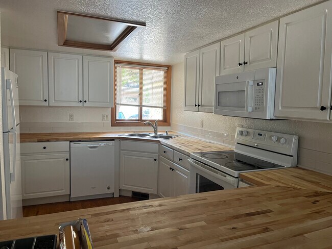 Cocina - 2823 Springdale Ln