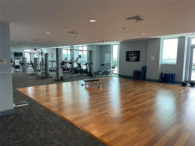 Foto del edificio - 7901 Hispanola Ave