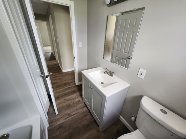 Building Photo - 6183 N Webster Rd