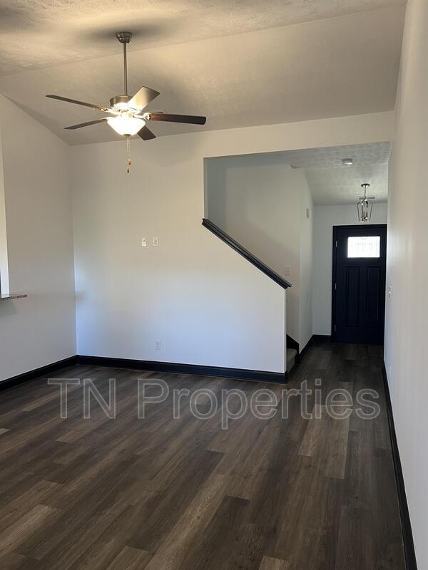 Building Photo - 297 Fieldstone Ln