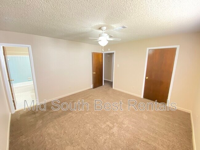 Building Photo - 2236 Birken Dr