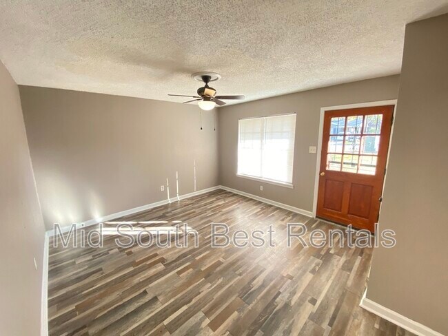 Foto del edificio - 1220 Fiber Rd