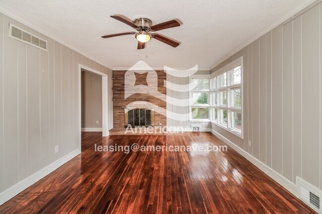 Building Photo - 2736 N Beltline Blvd