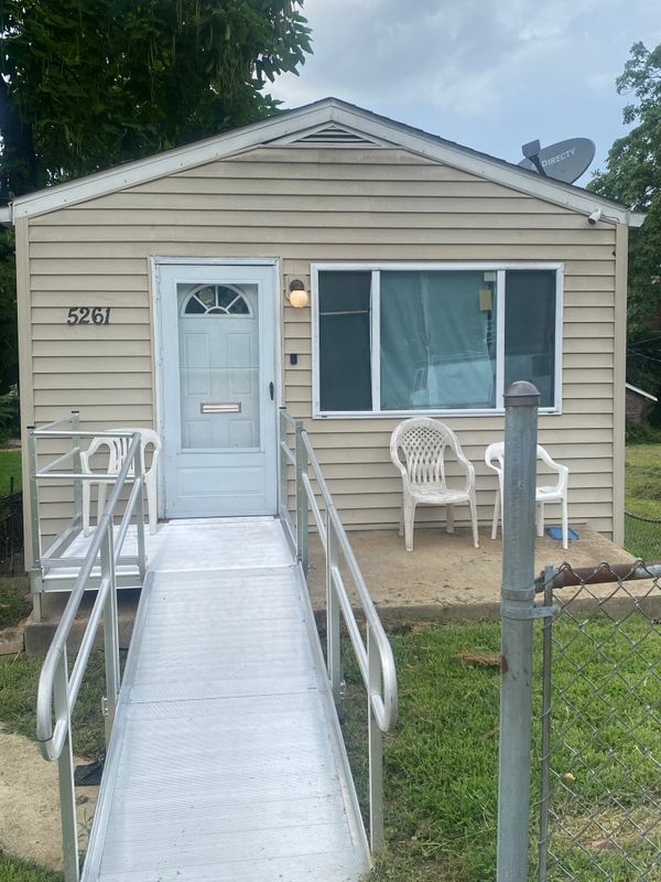 Building Photo - 5261 Thrush Ave